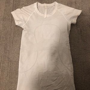Lululemon short sleeve top